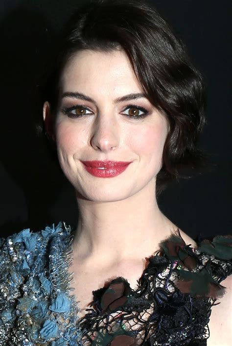 anne hathaway makeup
